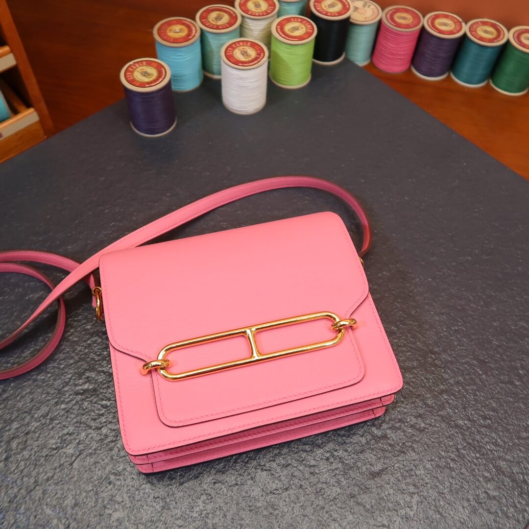 Roulis: lipstick powder