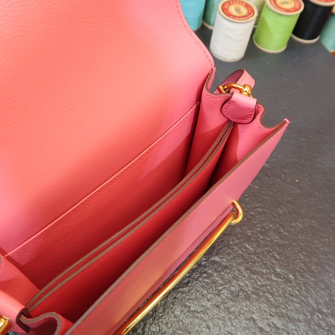 Roulis: lipstick powder