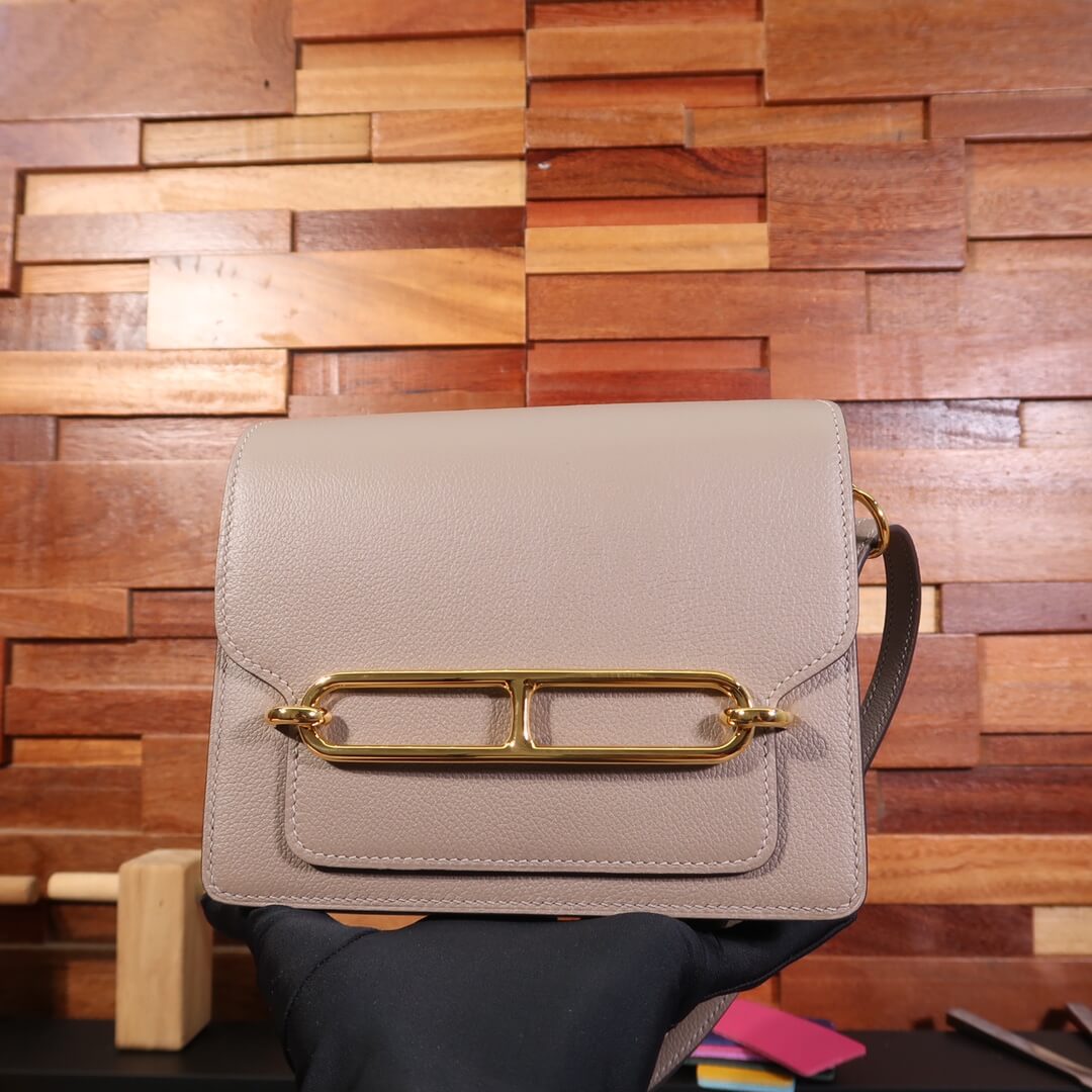 Roulis: asphalt gray