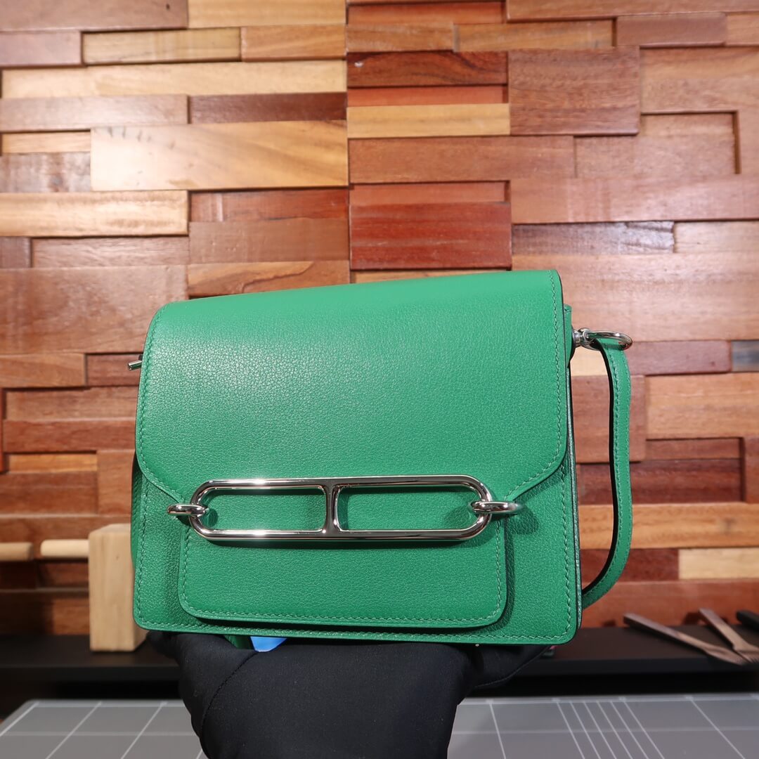 Roulis: velvet green