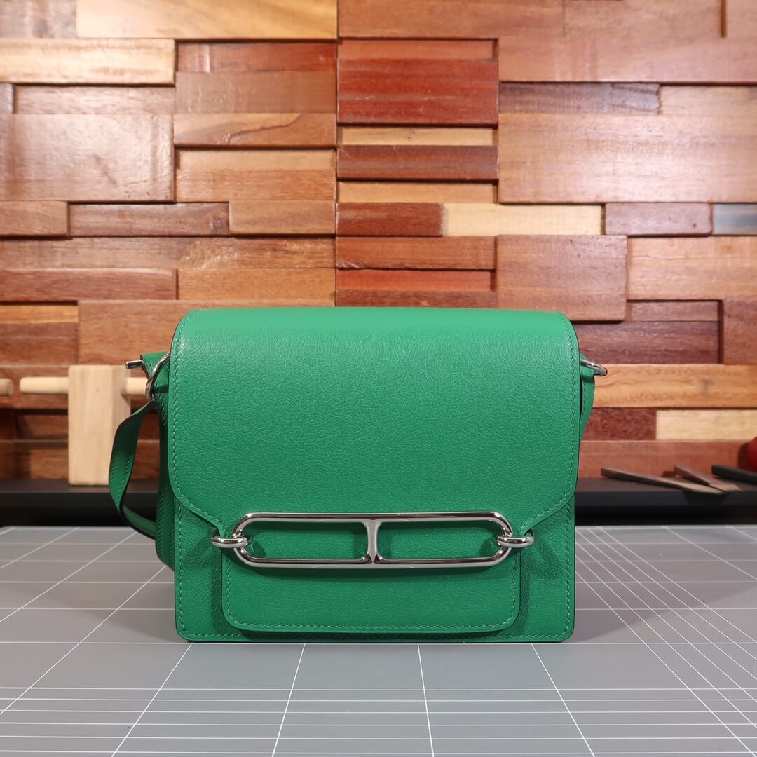 Roulis: velvet green
