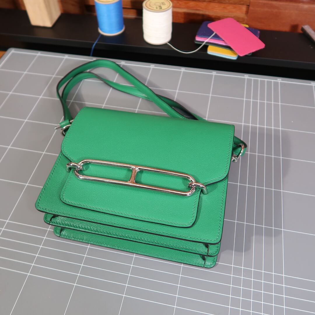 Roulis: velvet green