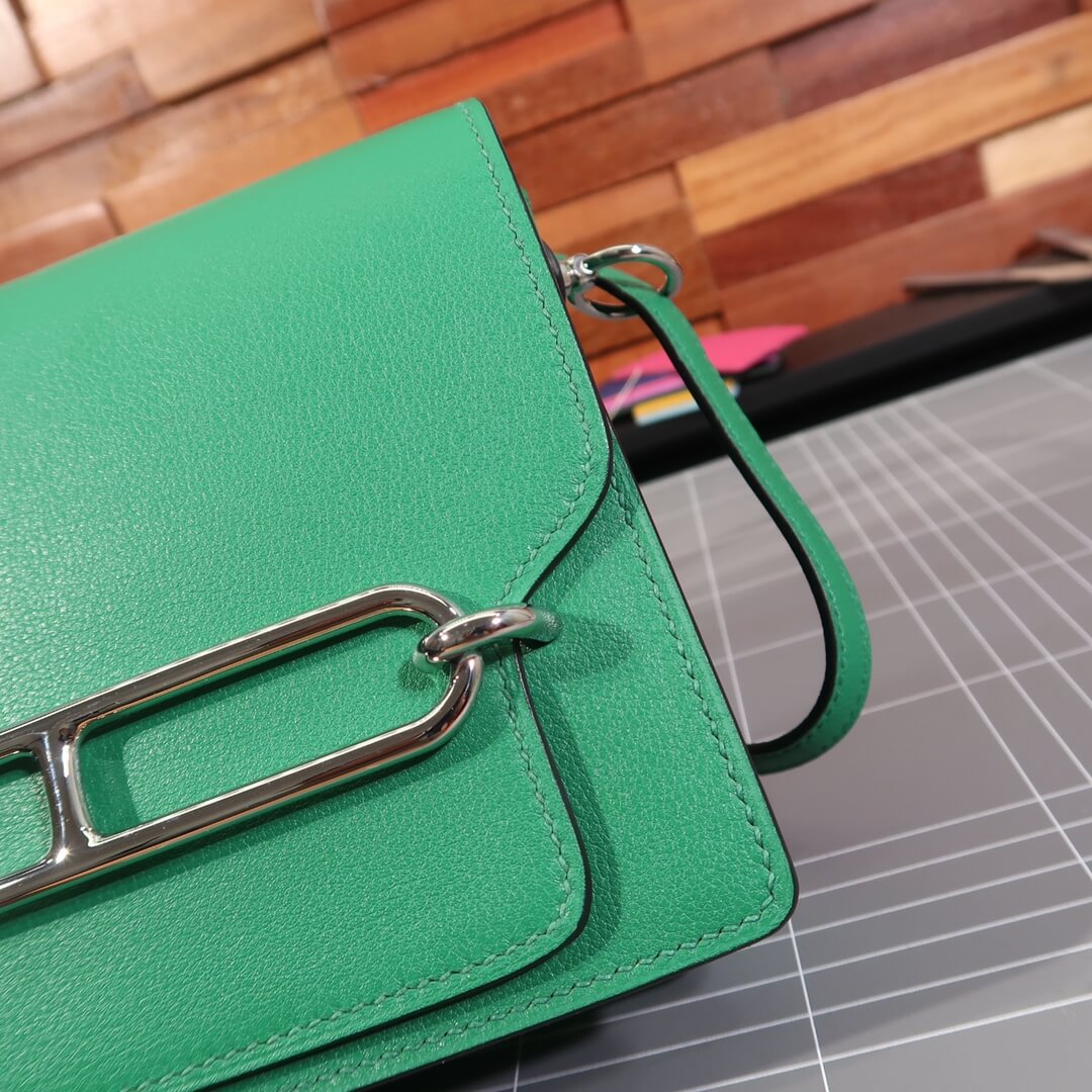 Roulis: velvet green