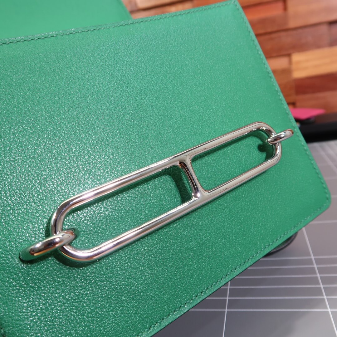 Roulis: velvet green
