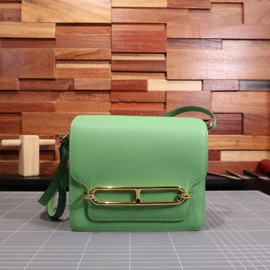 Roulis: Avocado Green