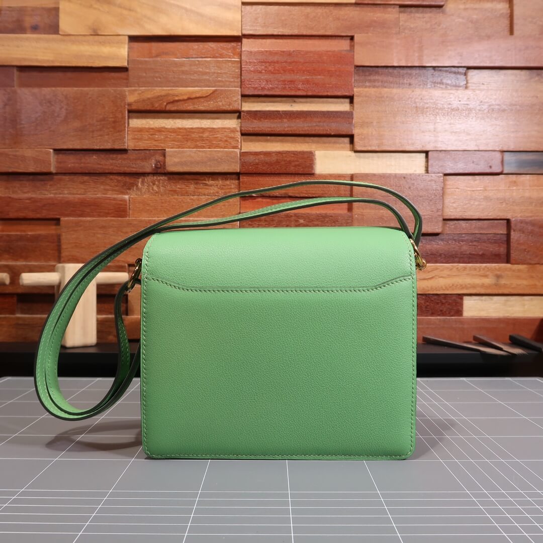 Roulis: Avocado Green