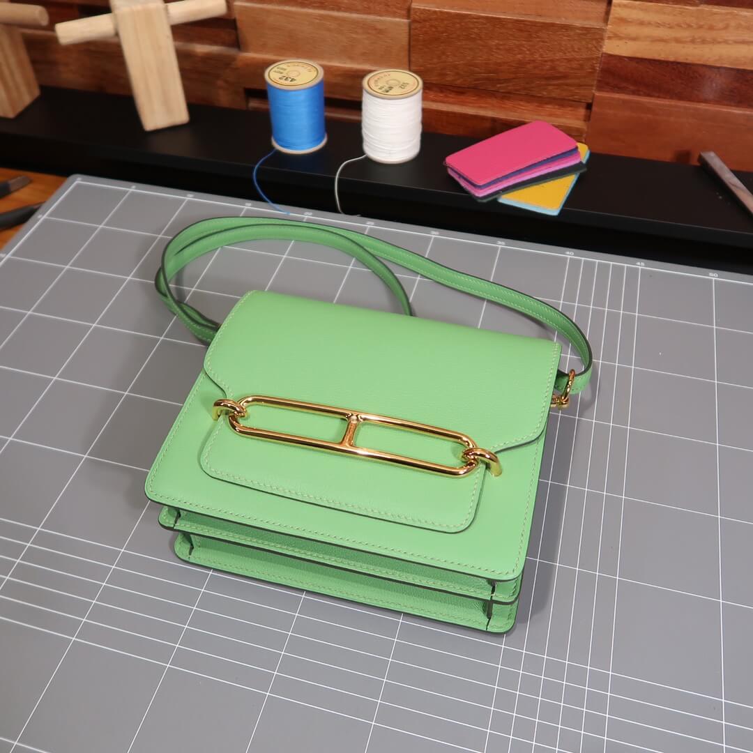 Roulis: Avocado Green