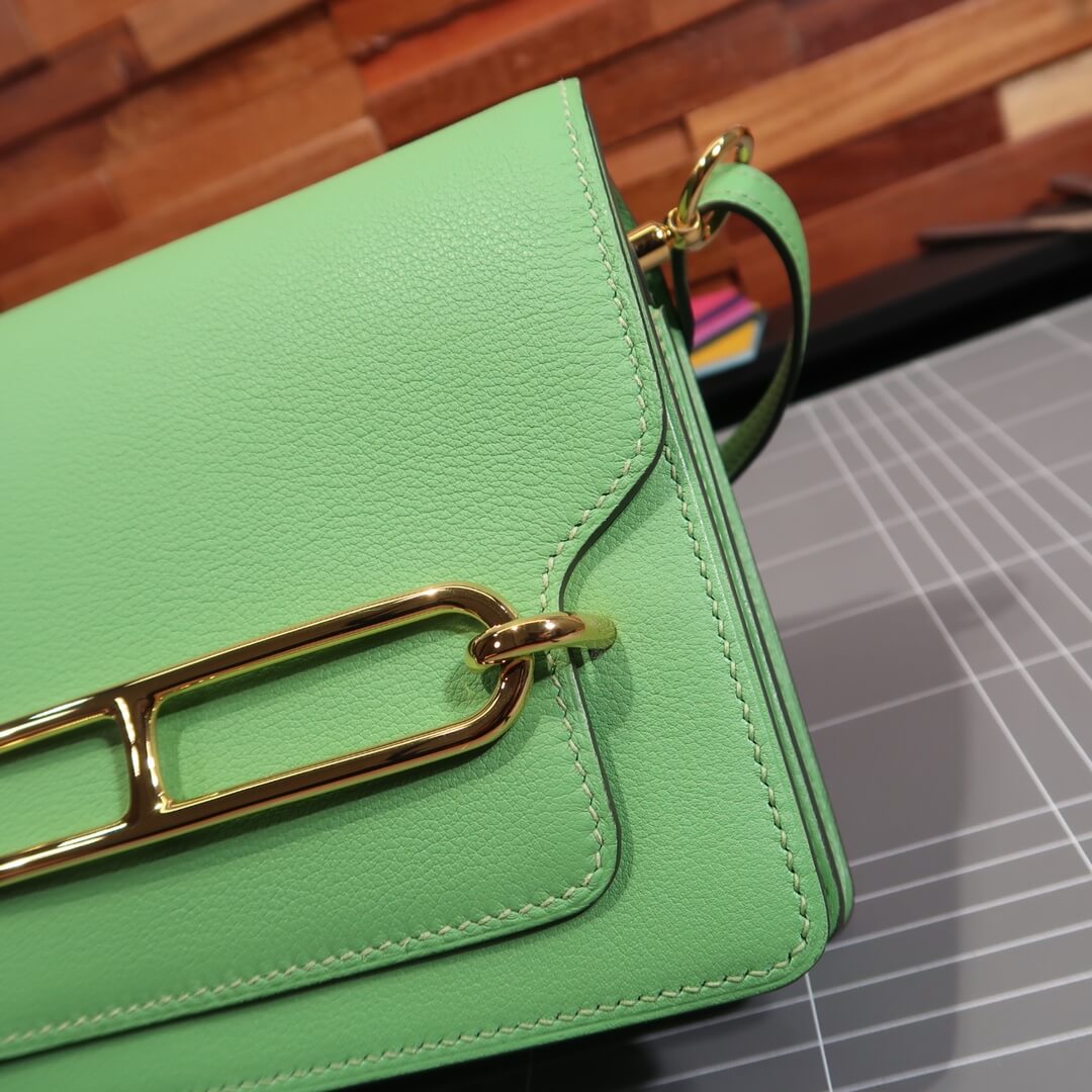 Roulis: Avocado Green