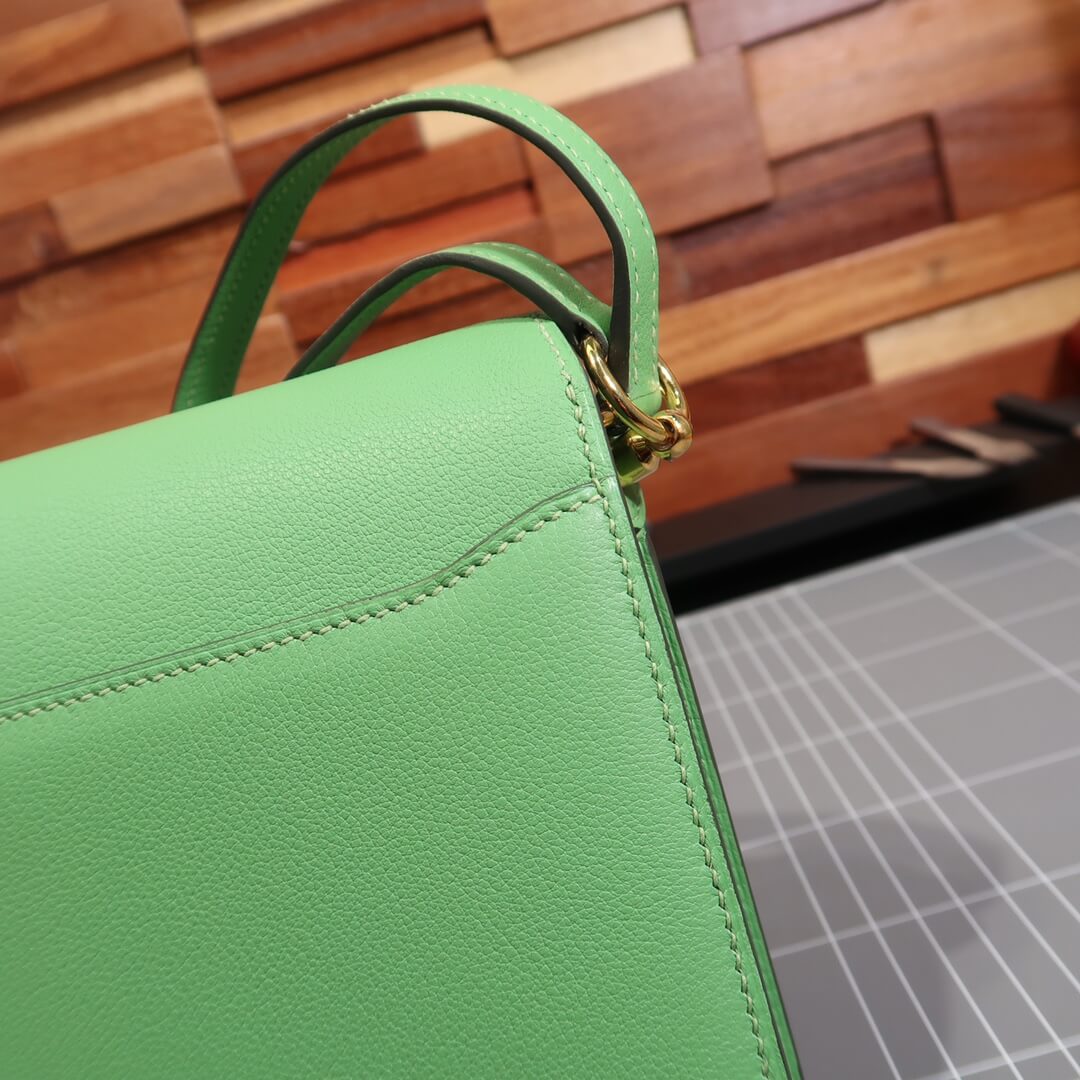 Roulis: Avocado Green