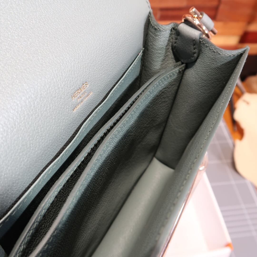 Roulis: Almond Green