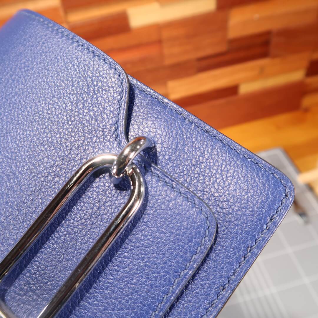 Roulis: sapphire blue