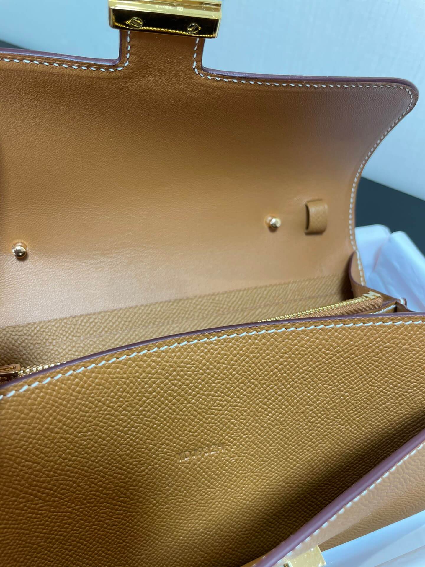 ConstanceTo Go: Golden Brown