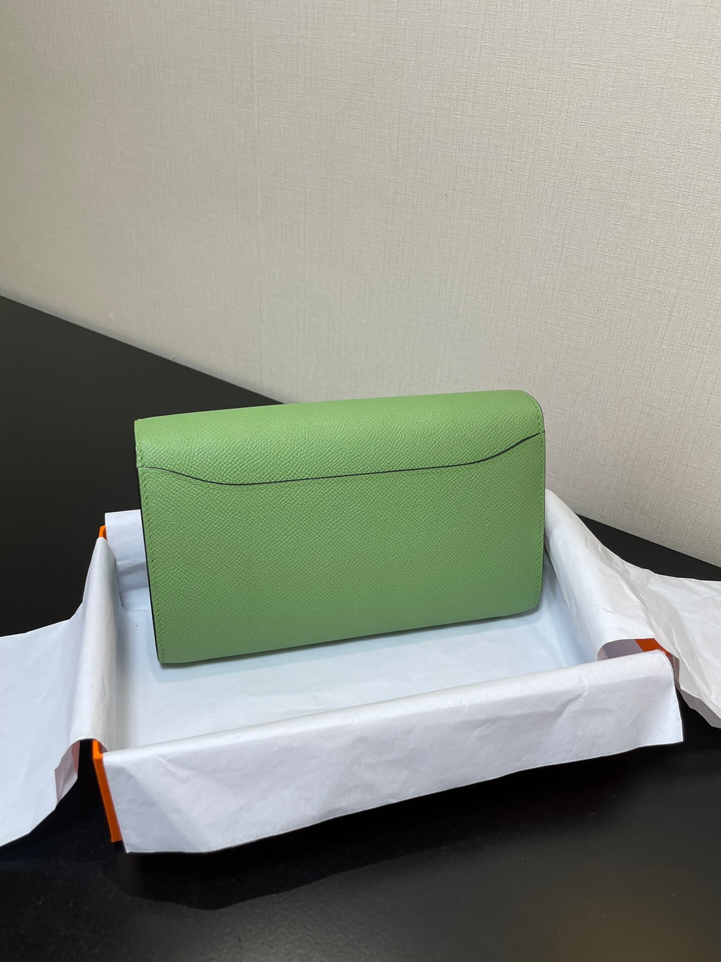 ConstanceTo Go: Avocado Green