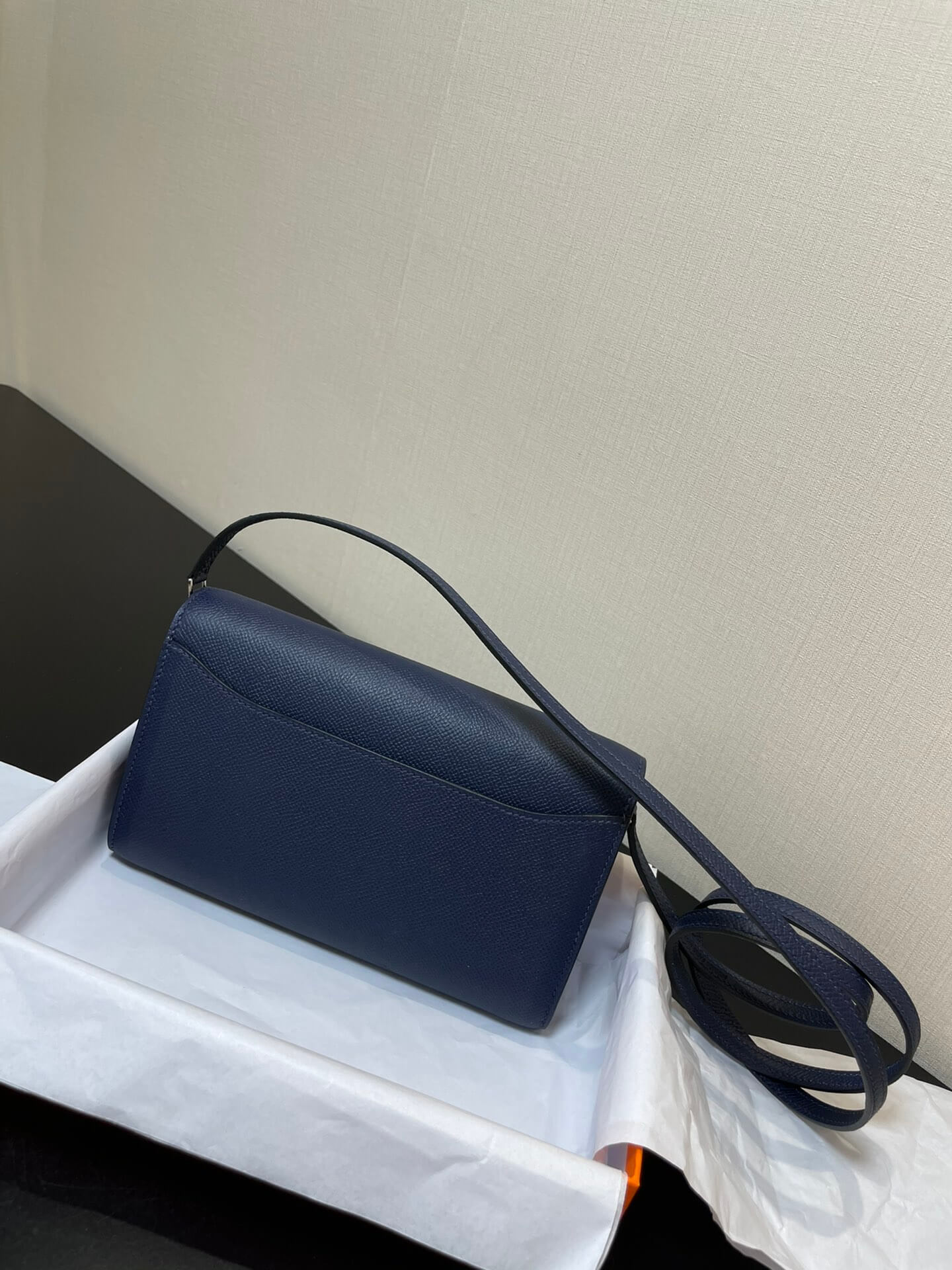 ConstanceTo Go: Dark blue