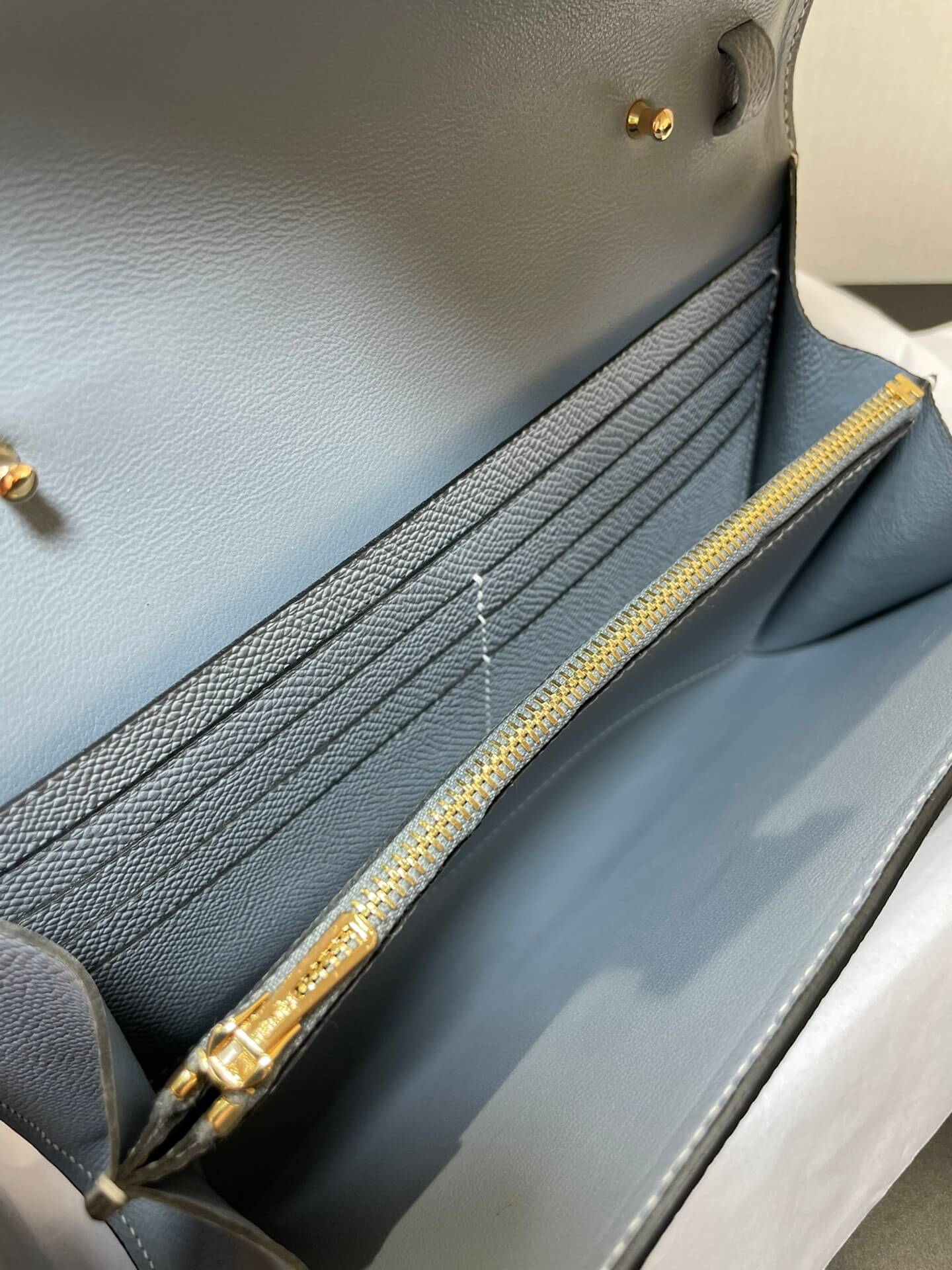 ConstanceTo Go: Linen Blue