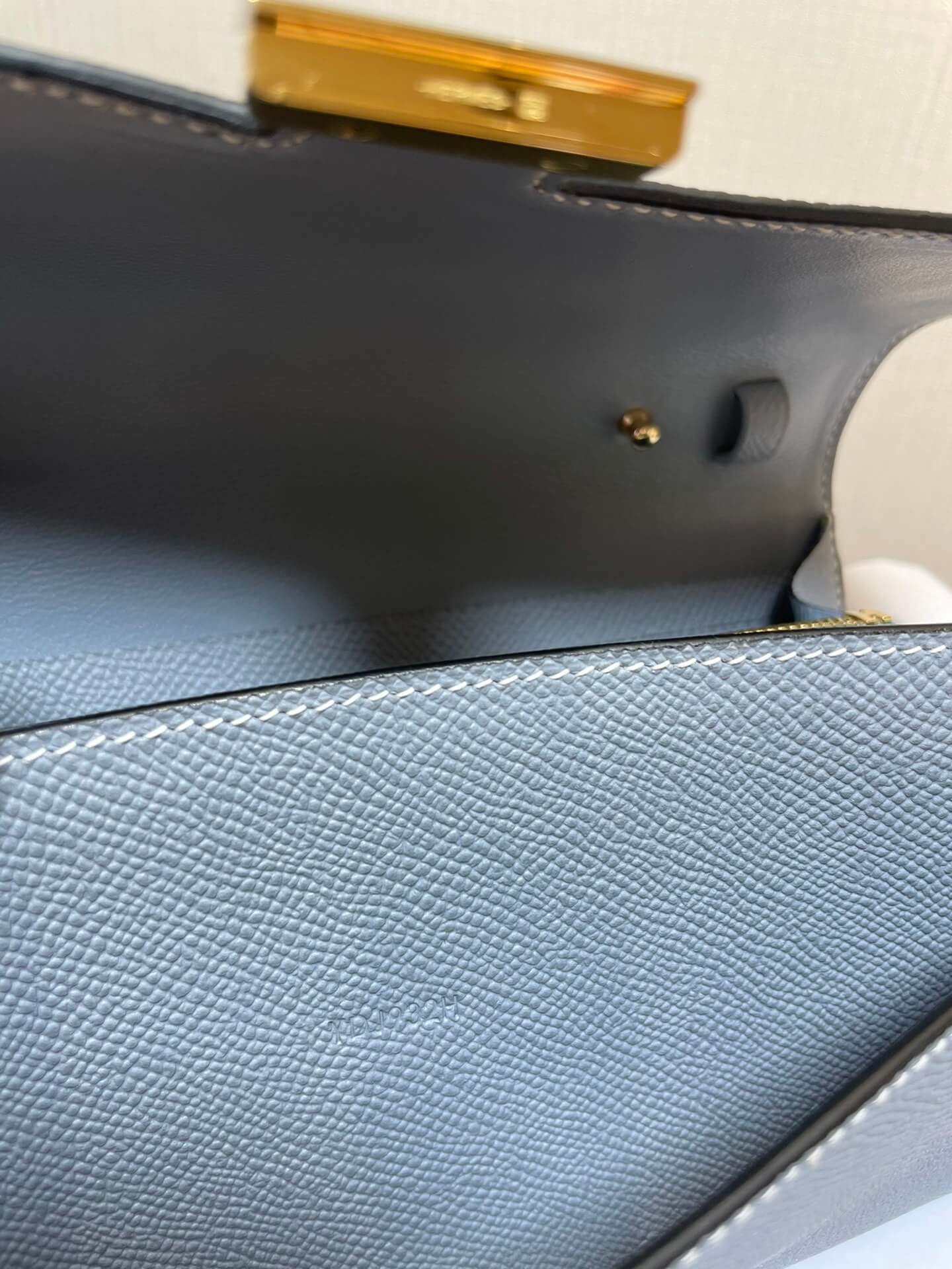 ConstanceTo Go: Linen Blue