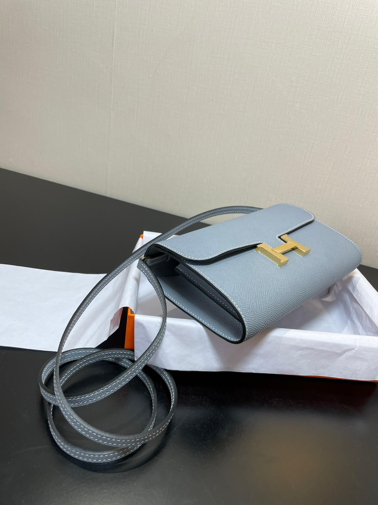 ConstanceTo Go: Linen Blue