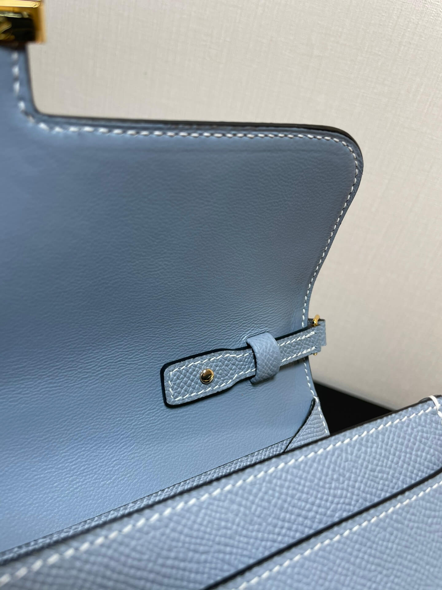 ConstanceTo Go: Linen Blue