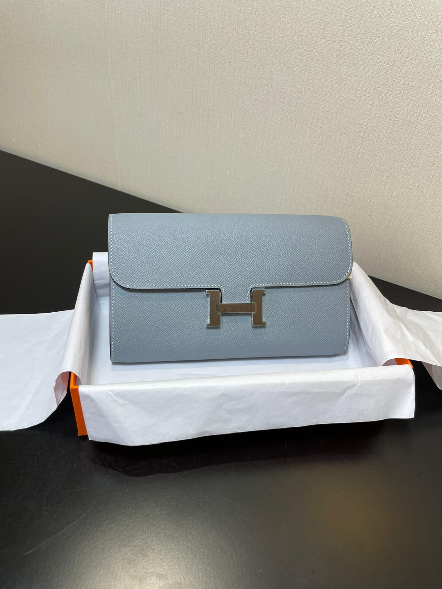 ConstanceTo Go: Linen Blue