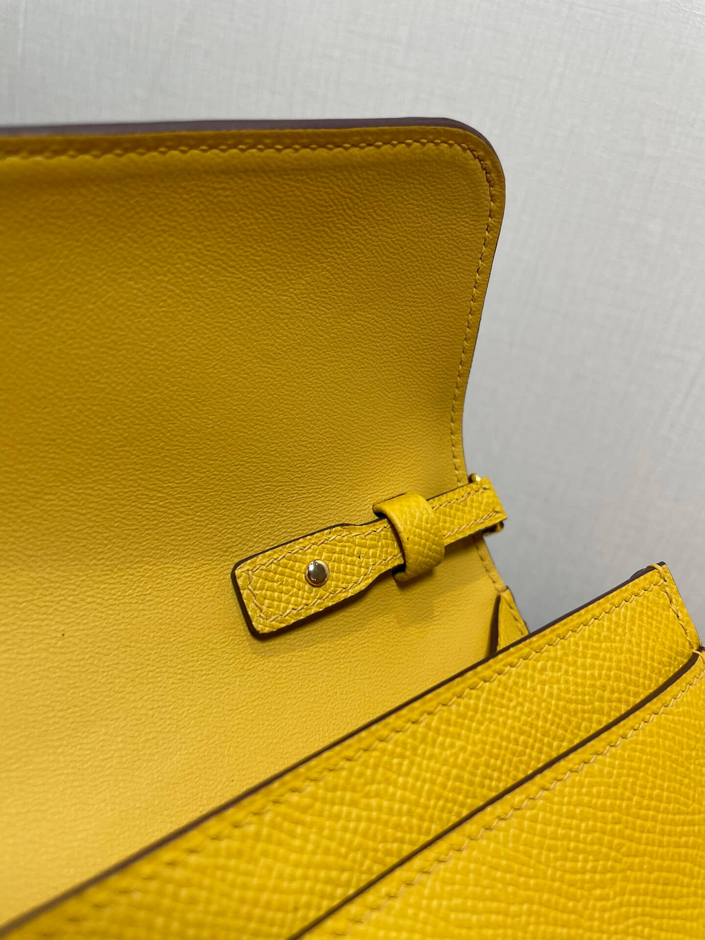 ConstanceTo Go: Amber Yellow