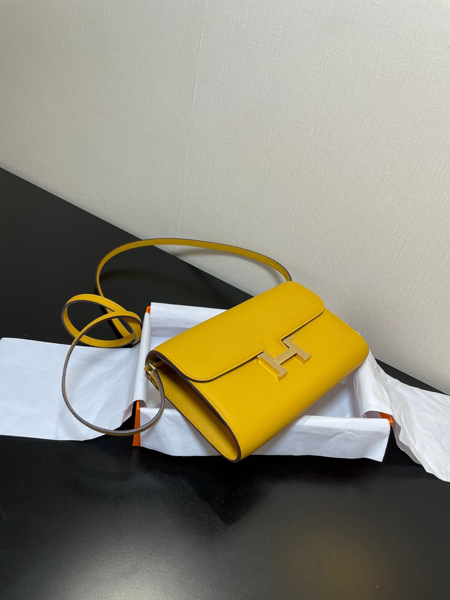 ConstanceTo Go: Amber Yellow