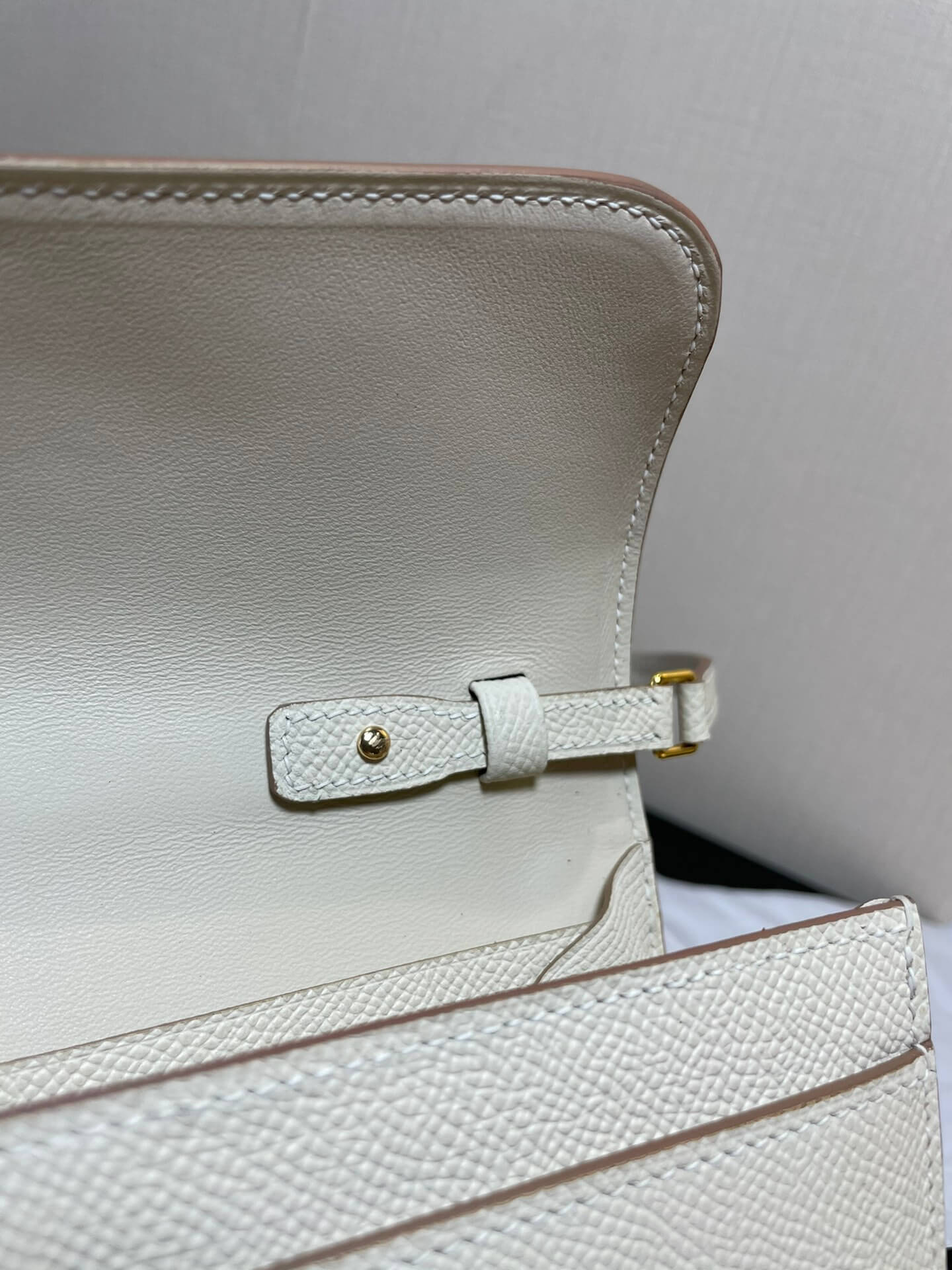 ConstanceTo Go: Milkshake White