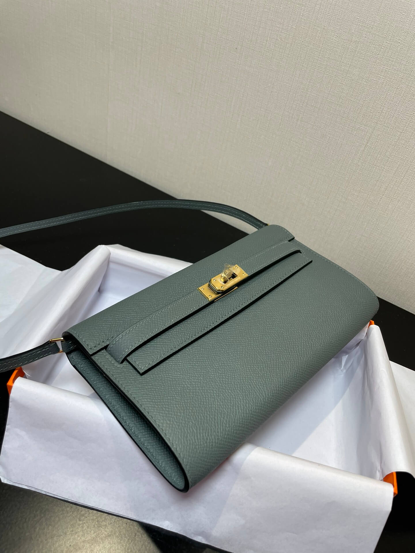 kelly woc: almond green