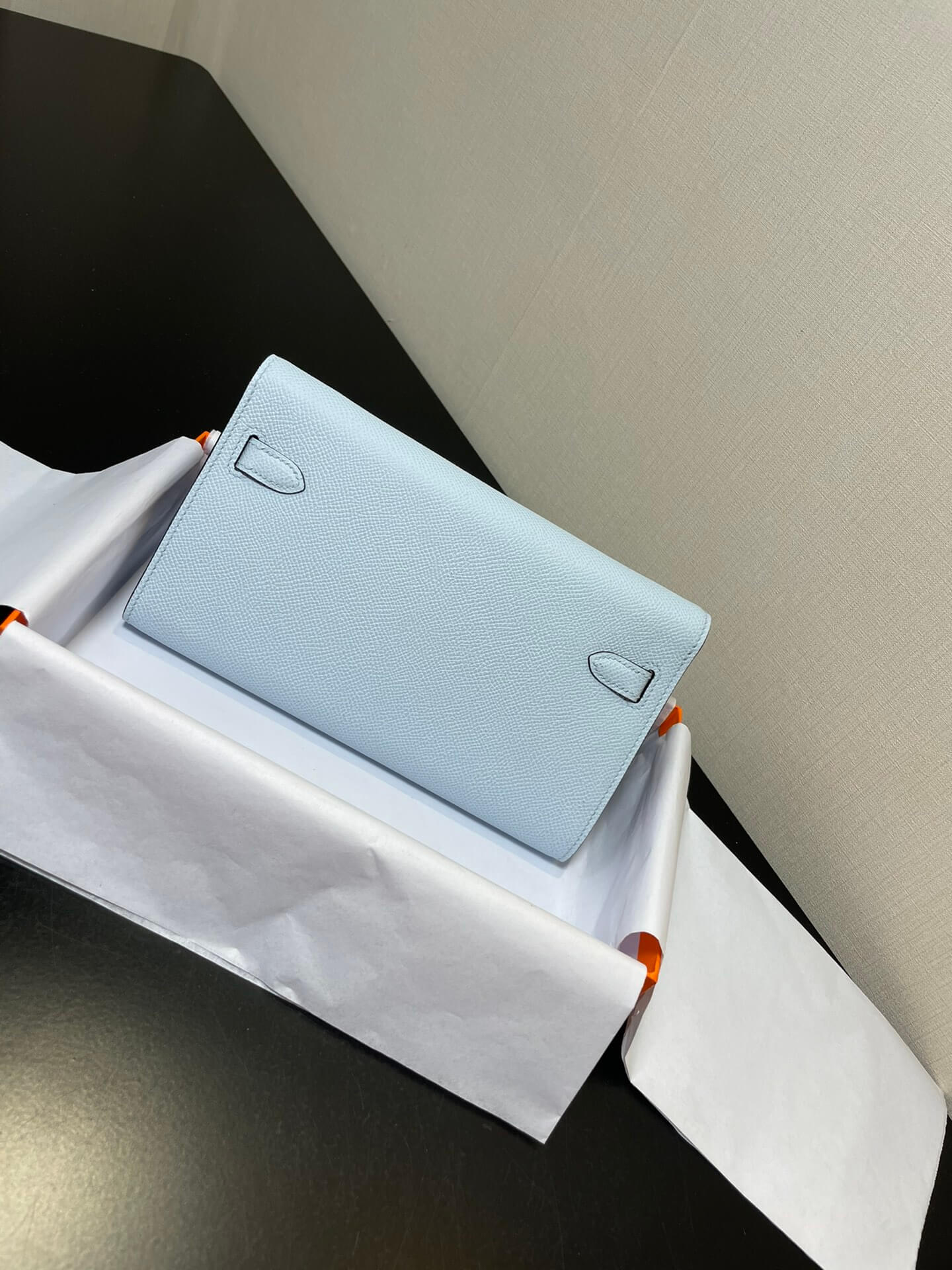 kelly woc: haze blue