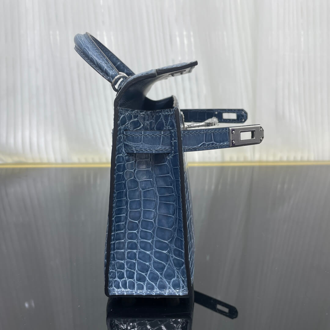 The second generation 19Cm American crocodile belly. Hand sewing wax thread ๐