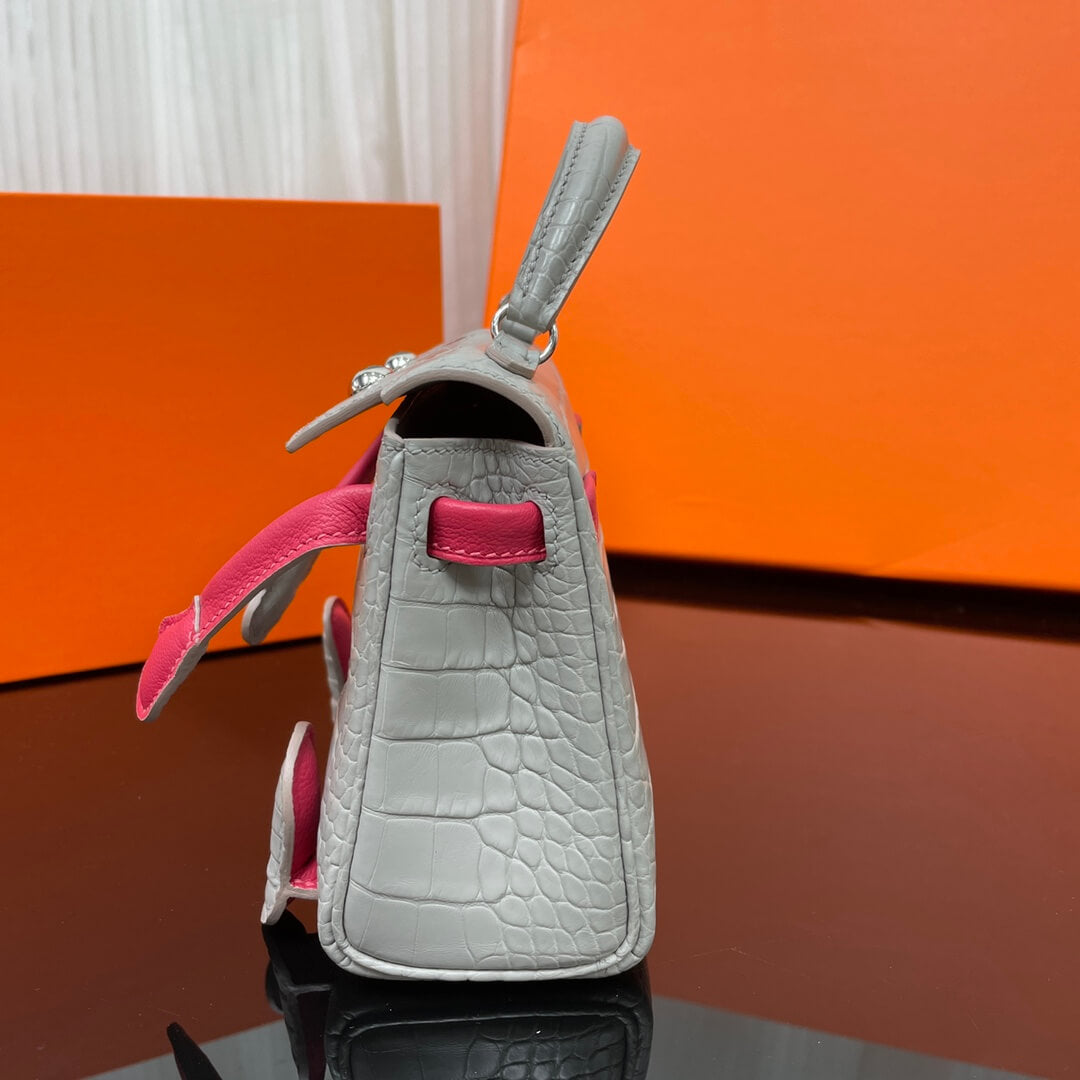 Made of three pieces of American crocodile skin, doll bag💕