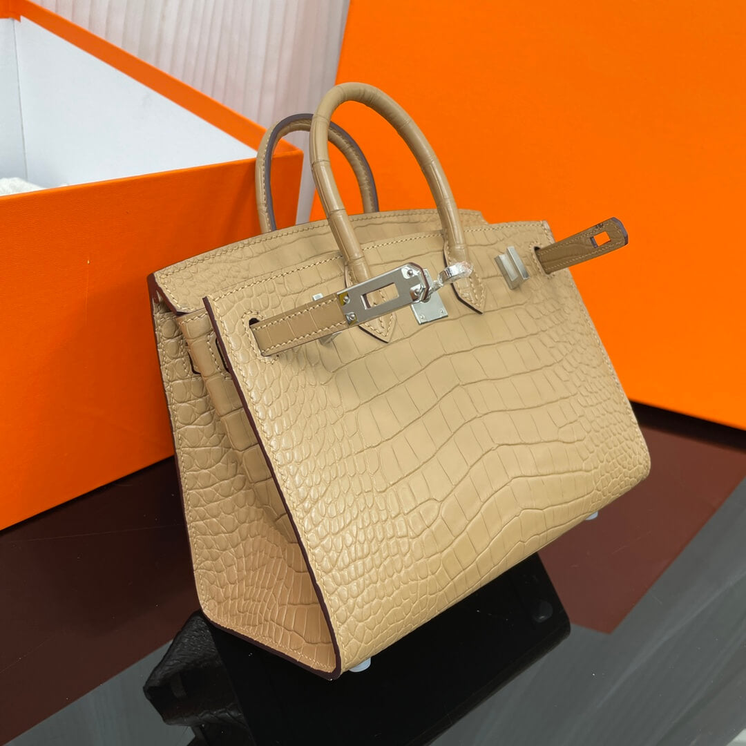 The latest 🆕Birkin20 imported American crocodile leather matte on the outside seam, hand-sewn wax thread🔥
