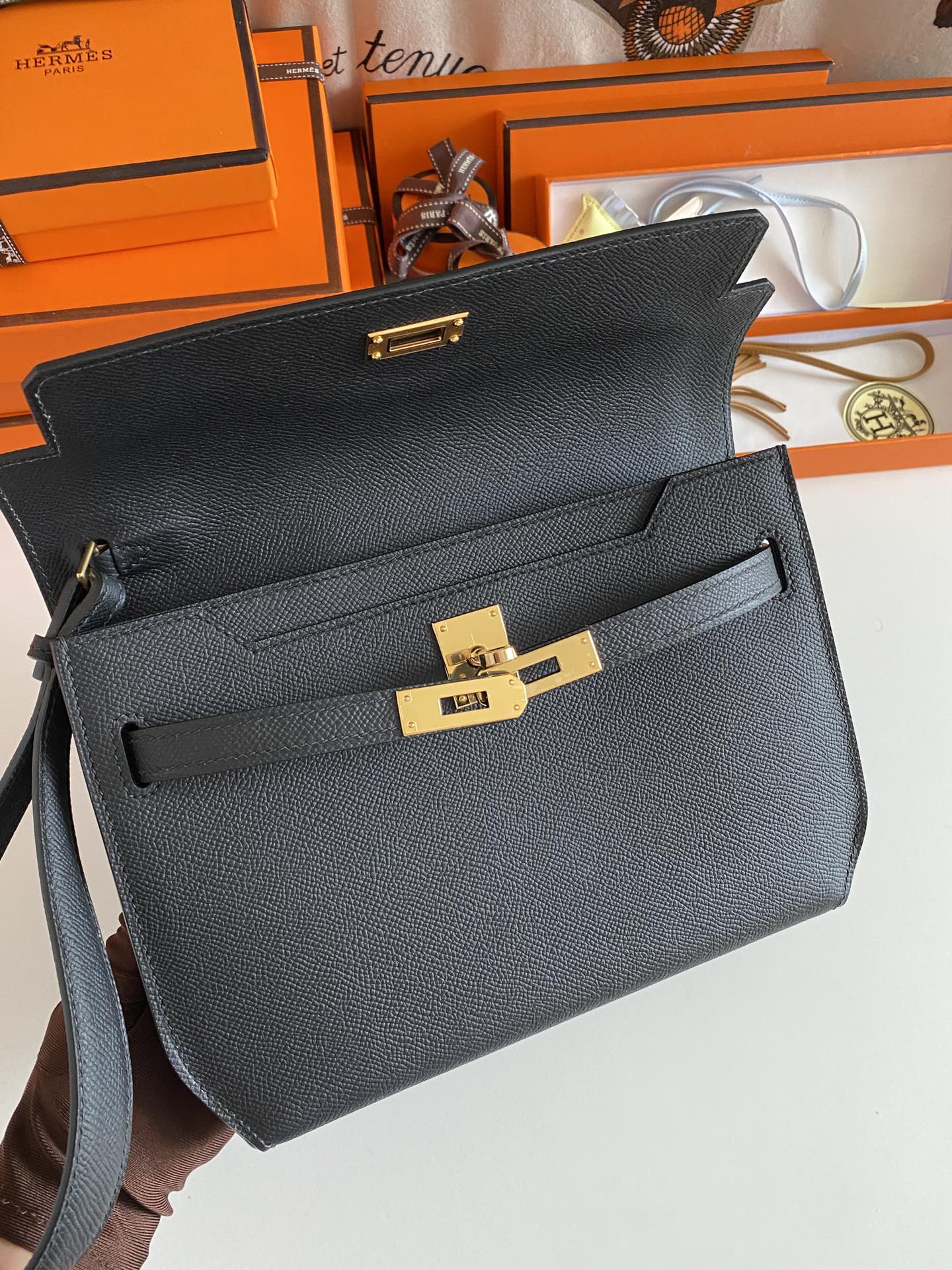 Kelly Depeches 25cm: Black