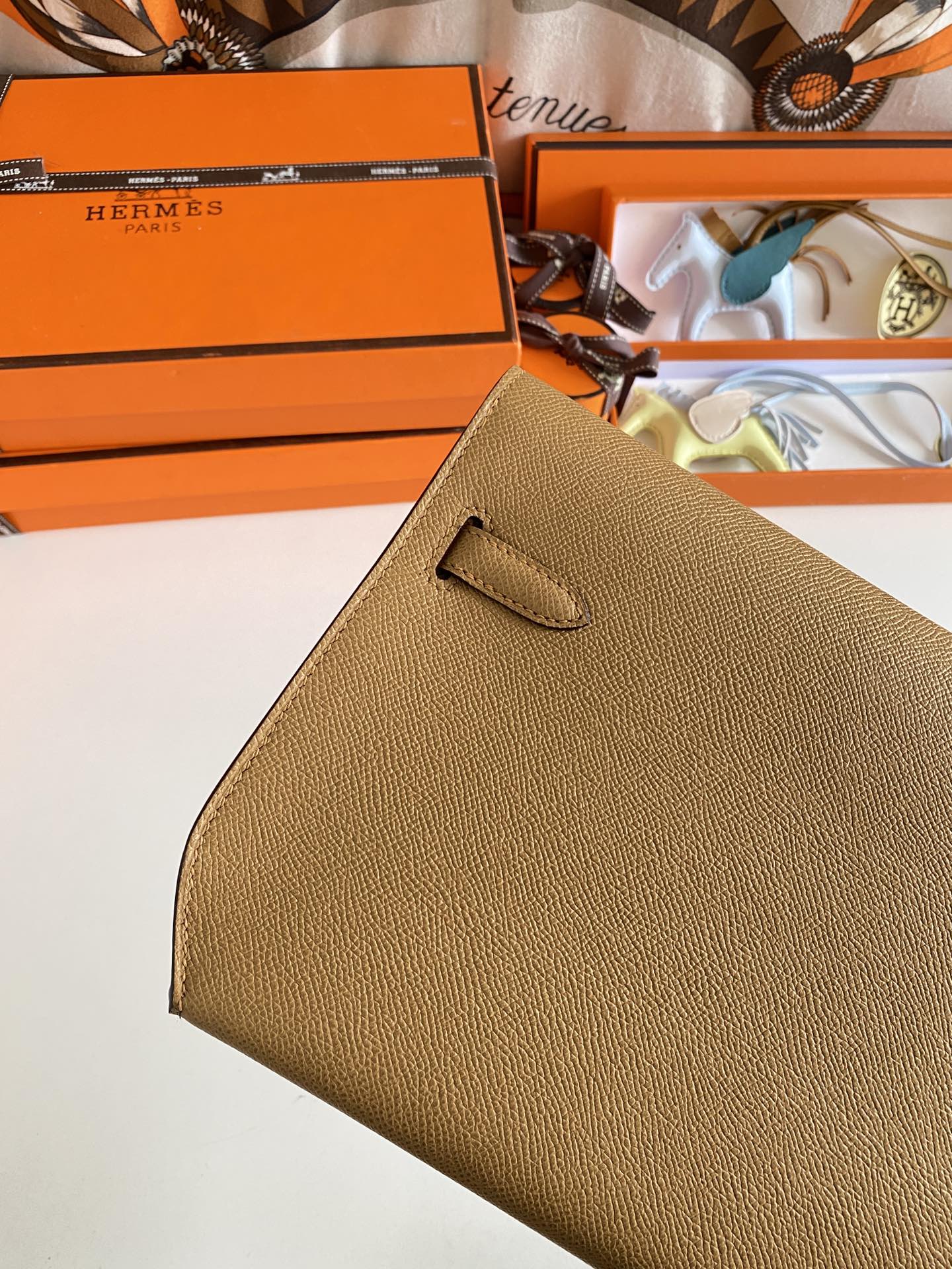 Kelly Depeches 25cm: sesame color
