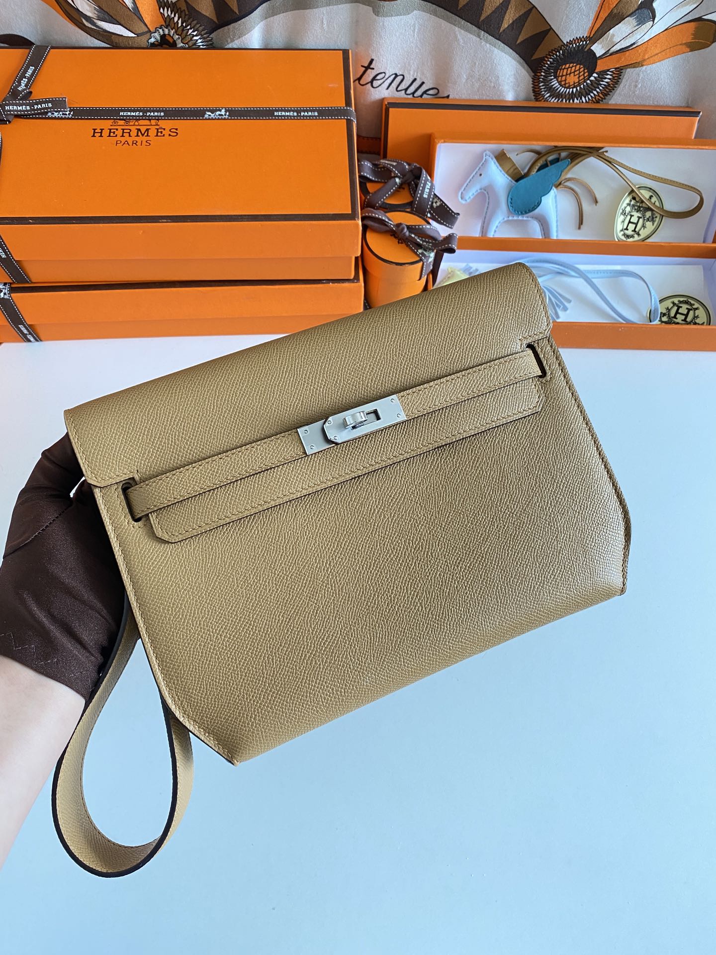 Kelly Depeches 25cm: sesame color
