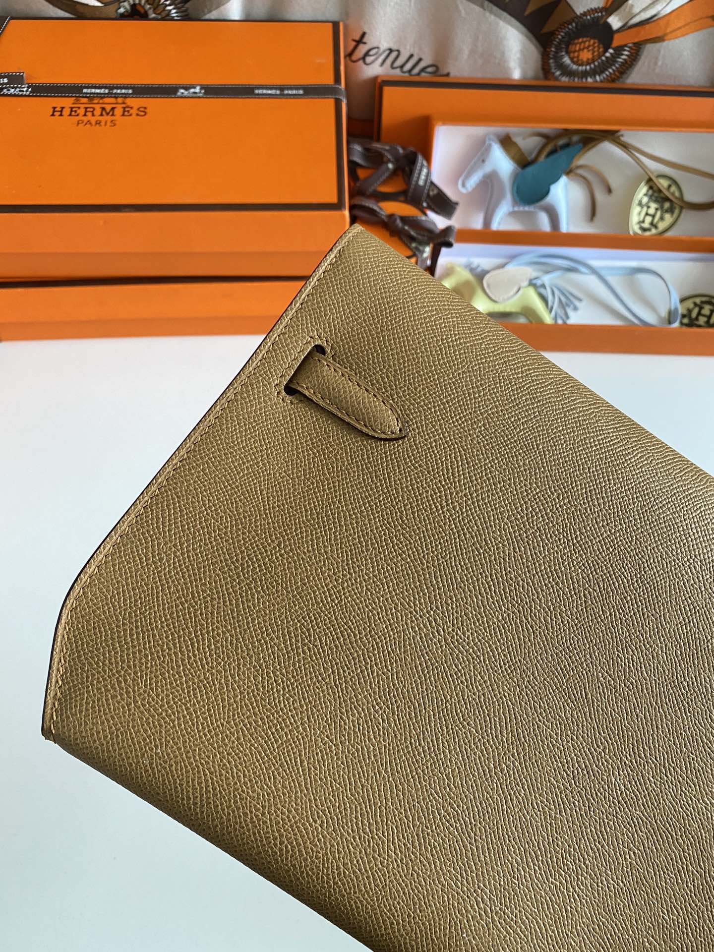 Kelly Depeches 25cm: sesame color