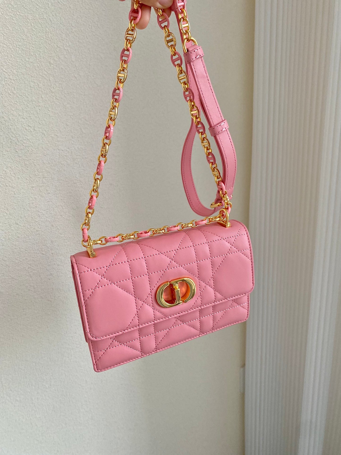 ๐๐๐ข๐ฅ ๐ ๐ถ๐๐ ๐ฐ๐ฎ๐ฟ๐ผ chain handbags