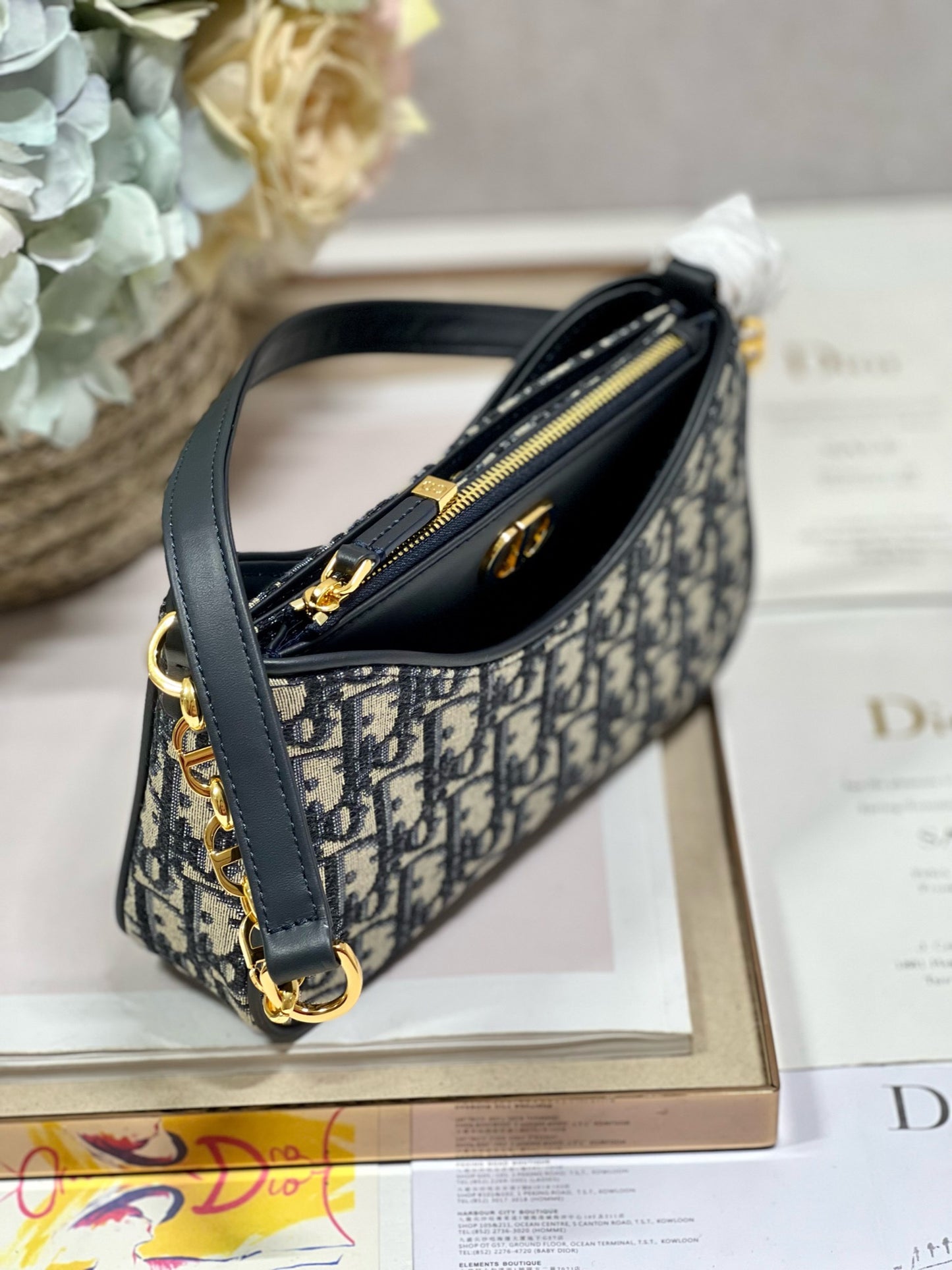 Dior❤30 MONTAIGNE HOBO AVENUE mini handbag "old flower"