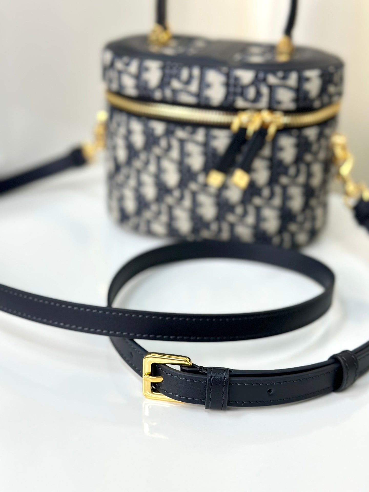 Dior2023 new makeup presbyopia bag