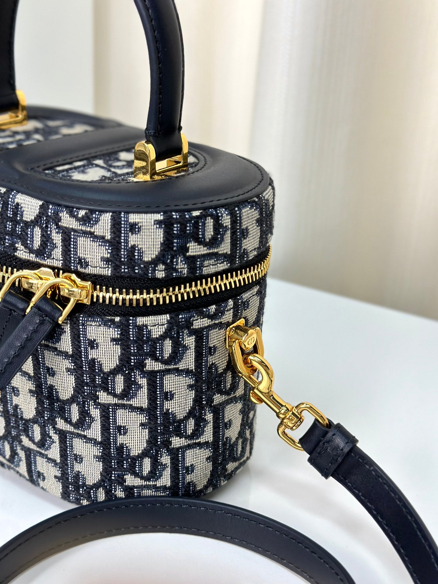 Dior2023 new makeup presbyopia bag
