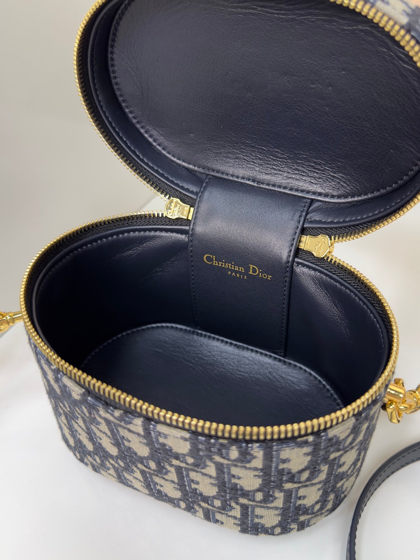 Dior2023 new makeup presbyopia bag