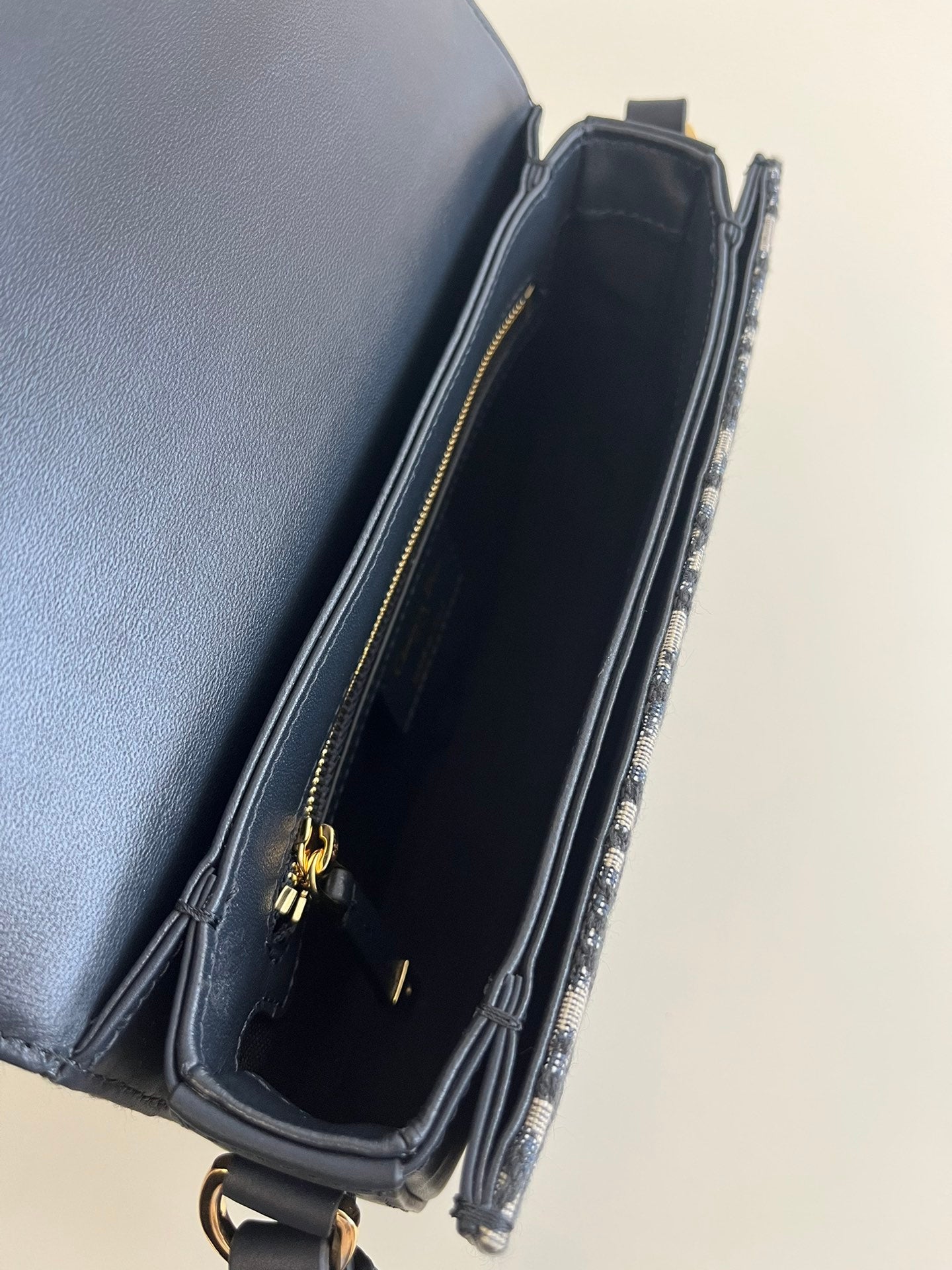 Spot goods! ️ The latest Signature series