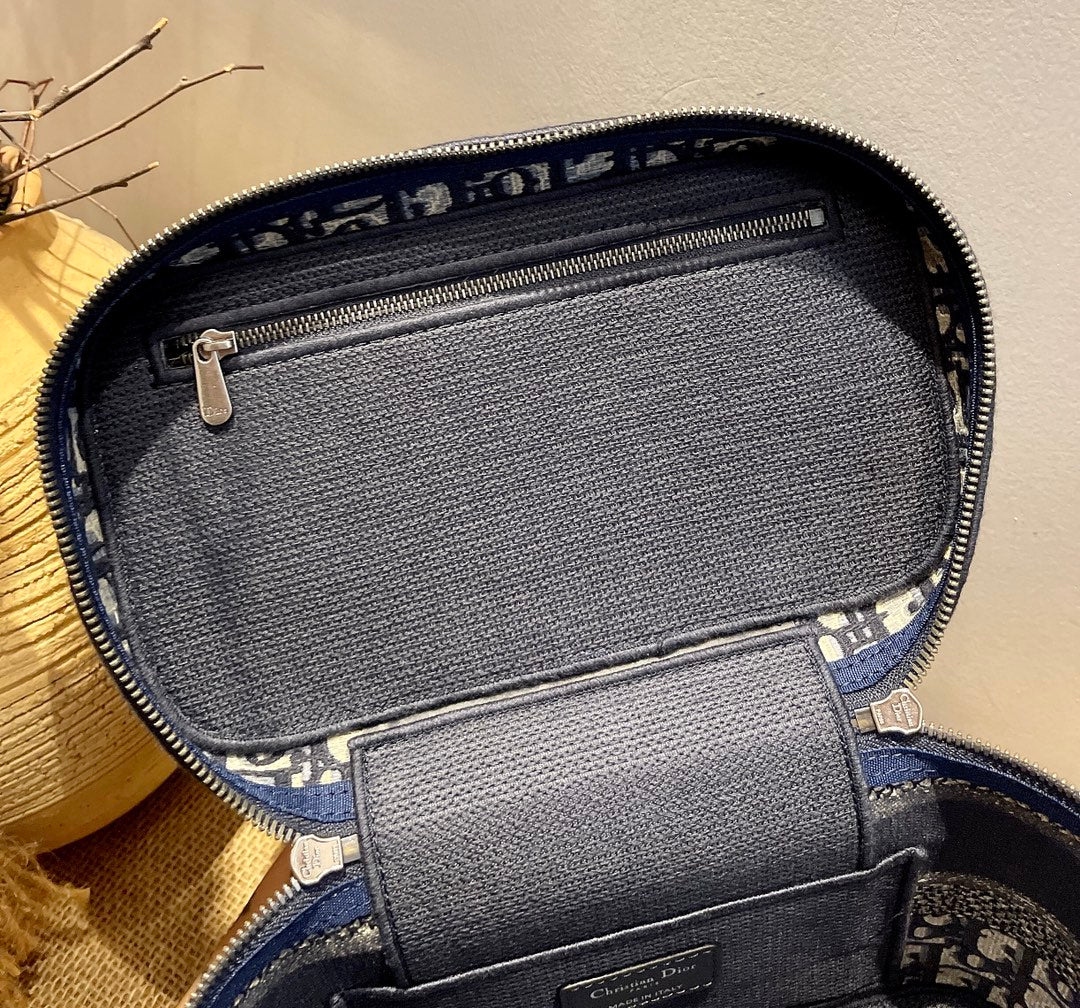 【新款】迪奥DI OR 最火化妆包出货-化妆包+手包+三折零钱包👛