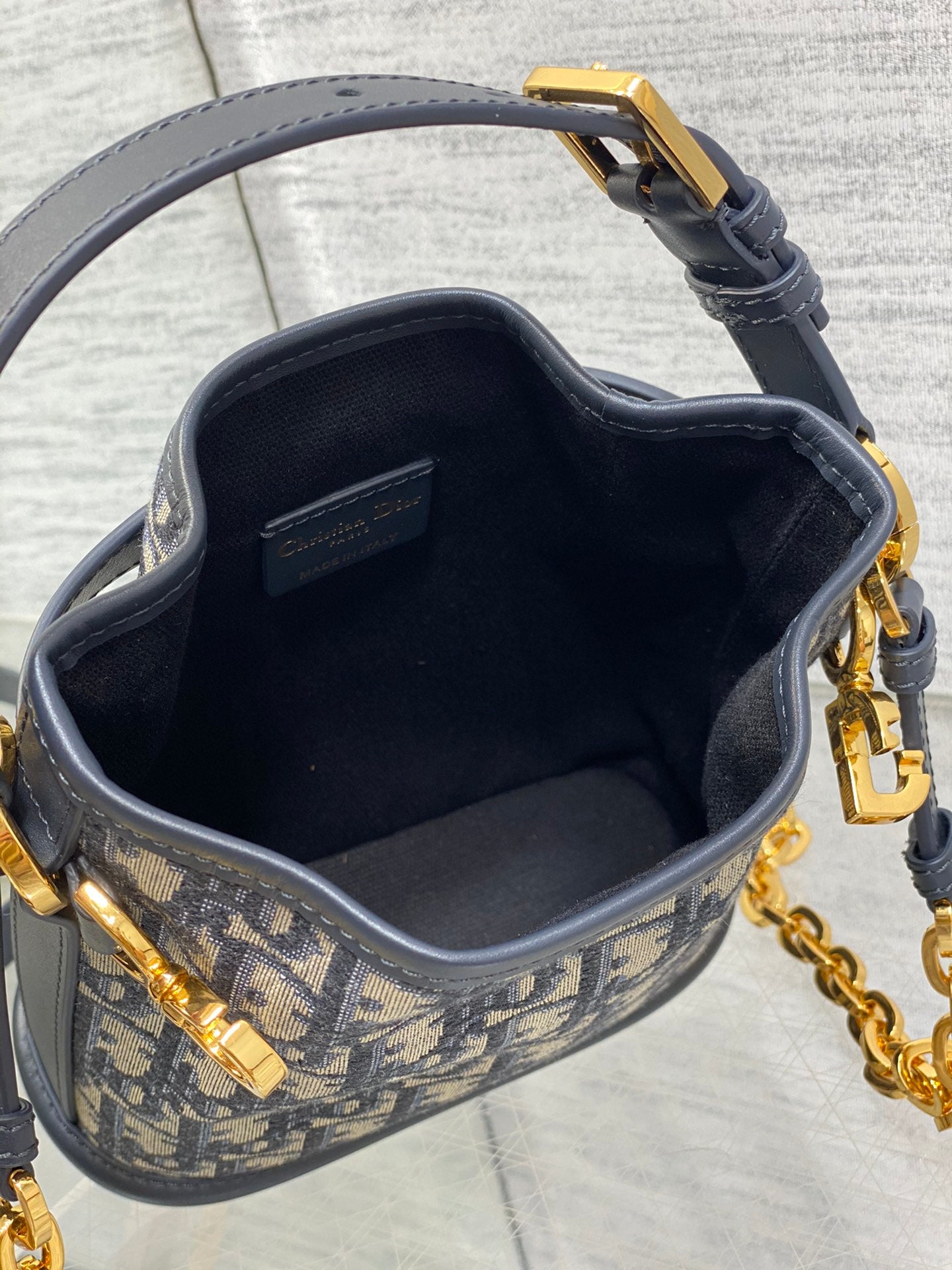 The latest Dior bucket bags are in stock‼ ️