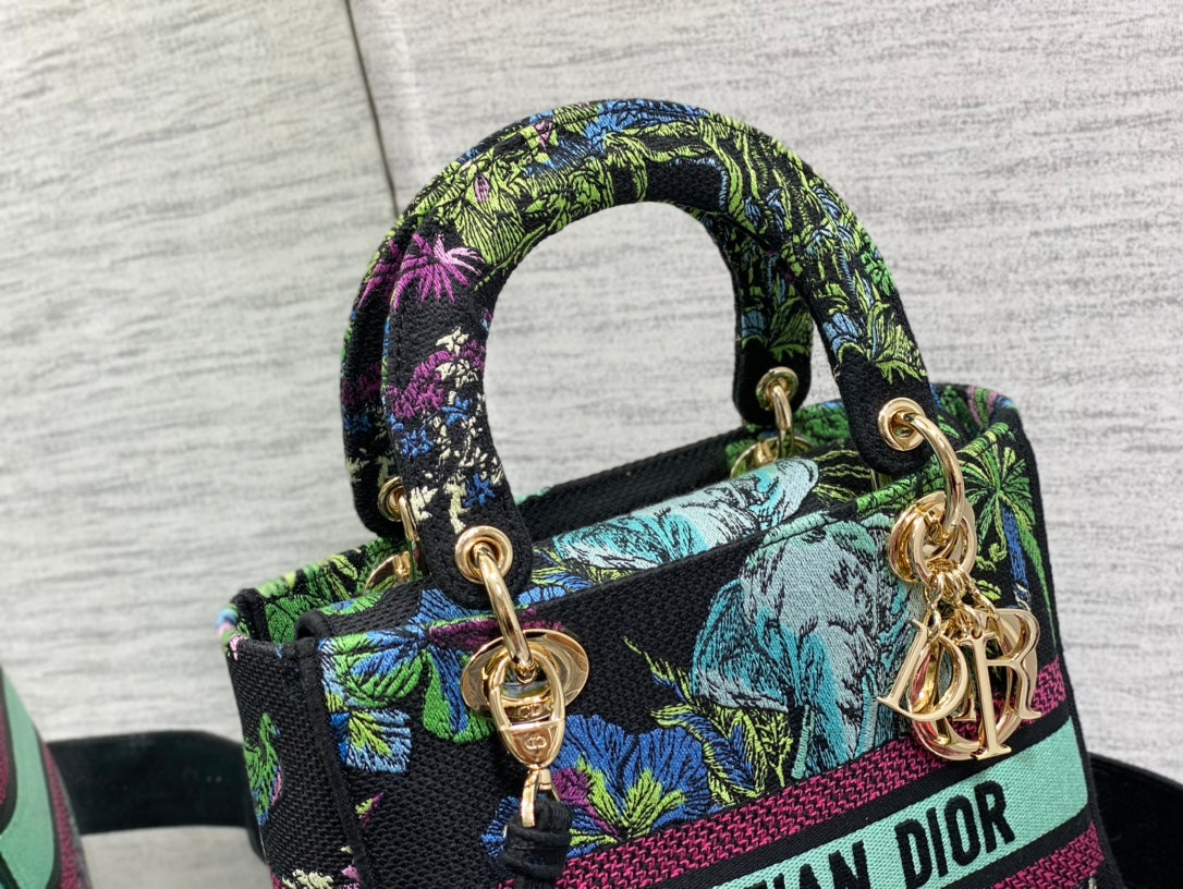 Tote's latest size is small, this bag has been planted🌿
