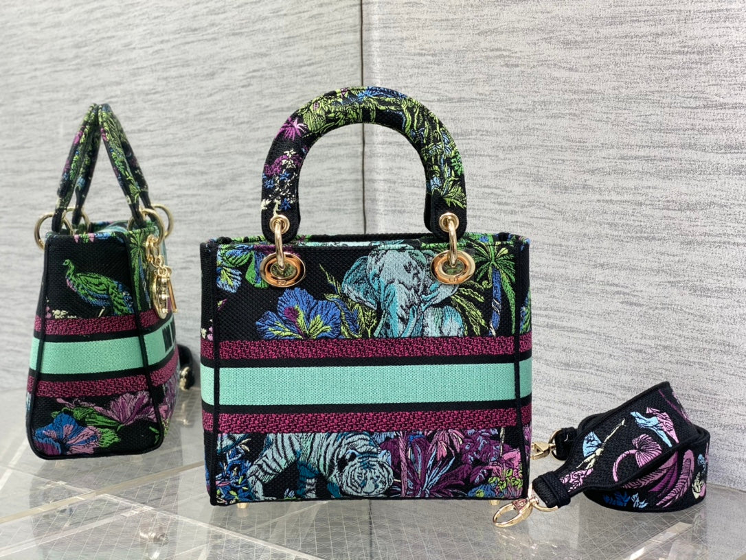 Tote's latest size is small, this bag has been planted🌿