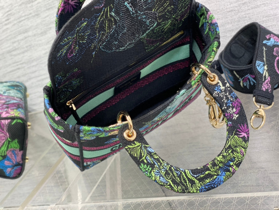 Tote's latest size is small, this bag has been planted🌿