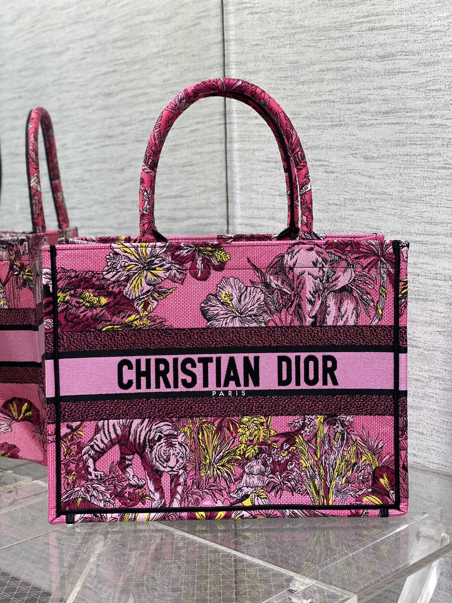 Tote's latest concept zoo spring and summer series