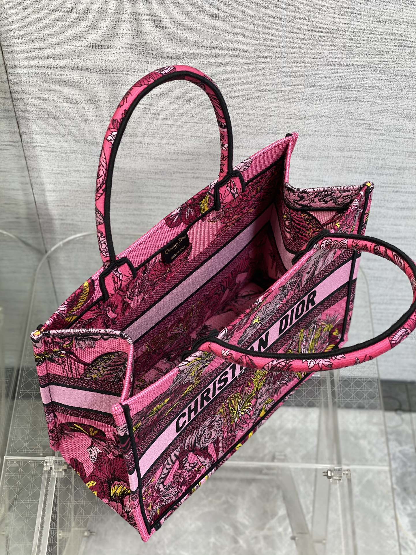 Tote's latest concept zoo spring and summer series