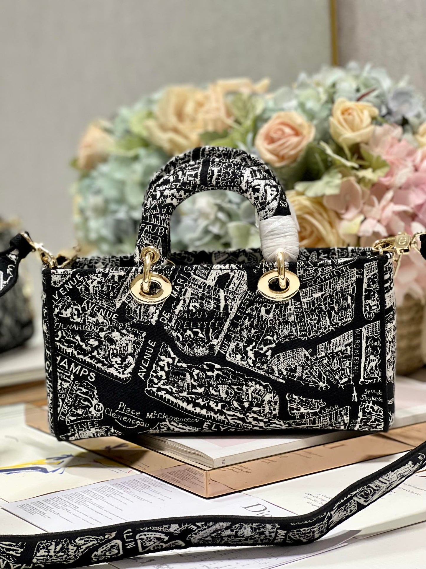 LADY D-JOY Embroidered Bag "Black Paris"