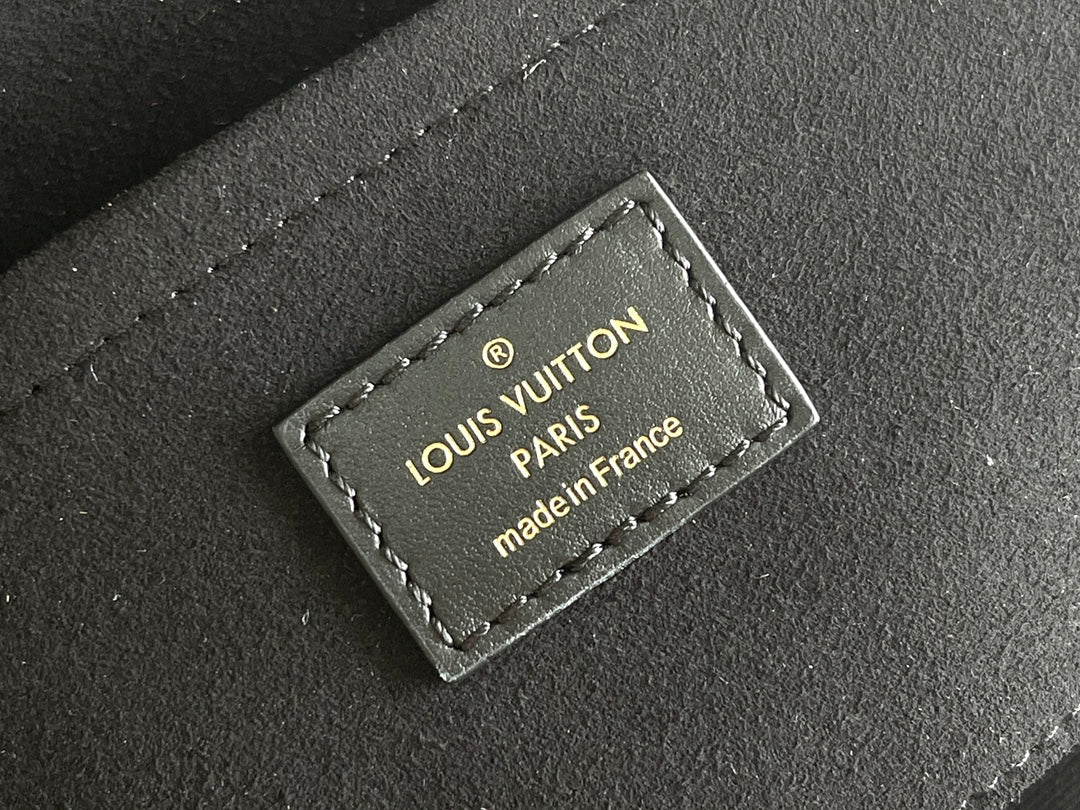 Premium all-steel hardware original leather M44141